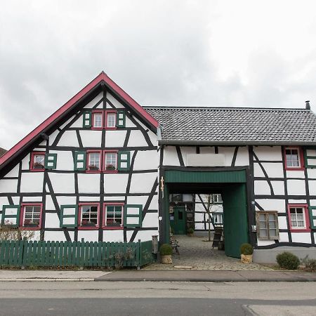Vintage Apartment With Garden Schleiden Exteriör bild